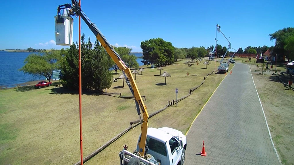 Reparación alumbrado público costanera